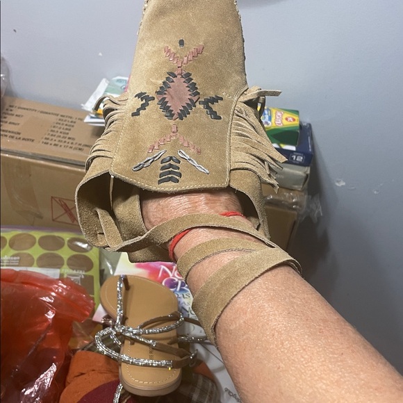 Tan Suede Moccasins with Fringe and Embroidery - Picture 4 of 4